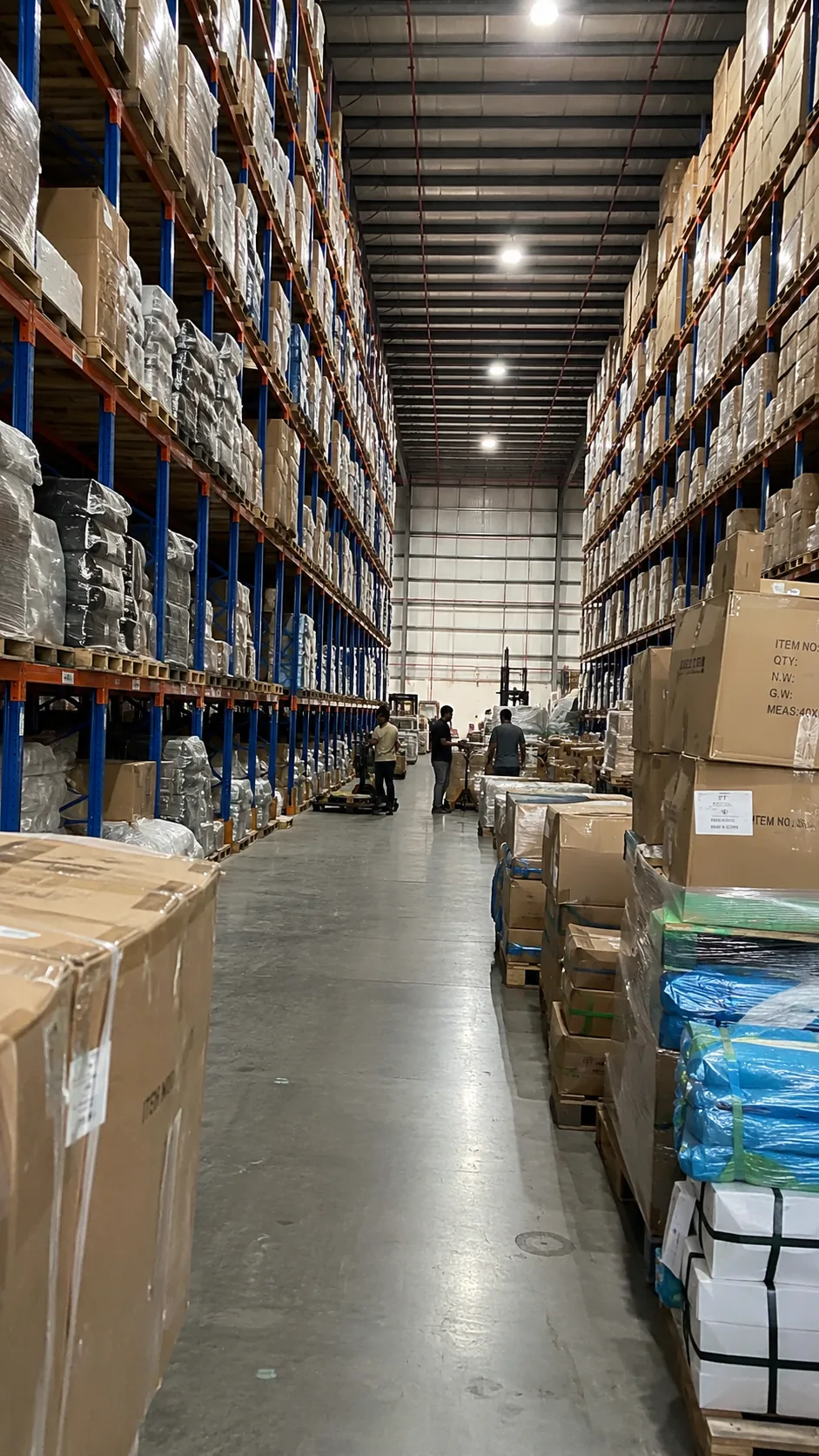 Warehouse and logistics coordination in Dubai